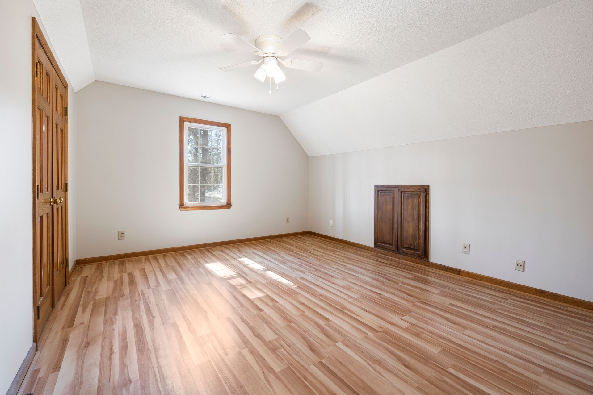 Empty bedroom before virtual staging